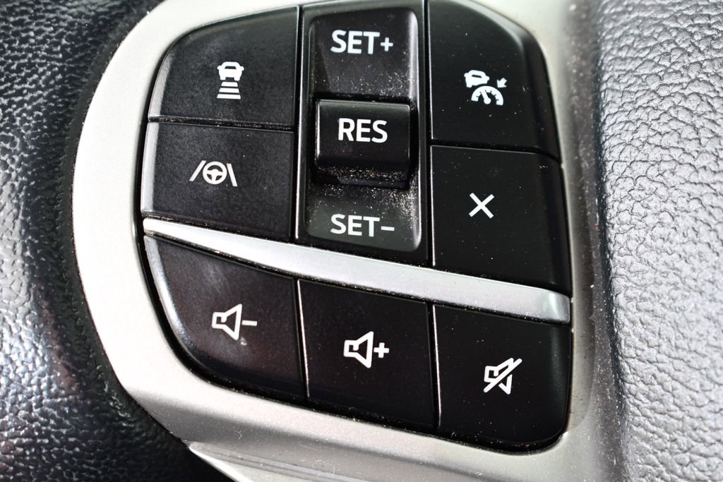 Used 2022 Ford Explorer XLT w/ Equipment Group 202A AWD/4WD image 32