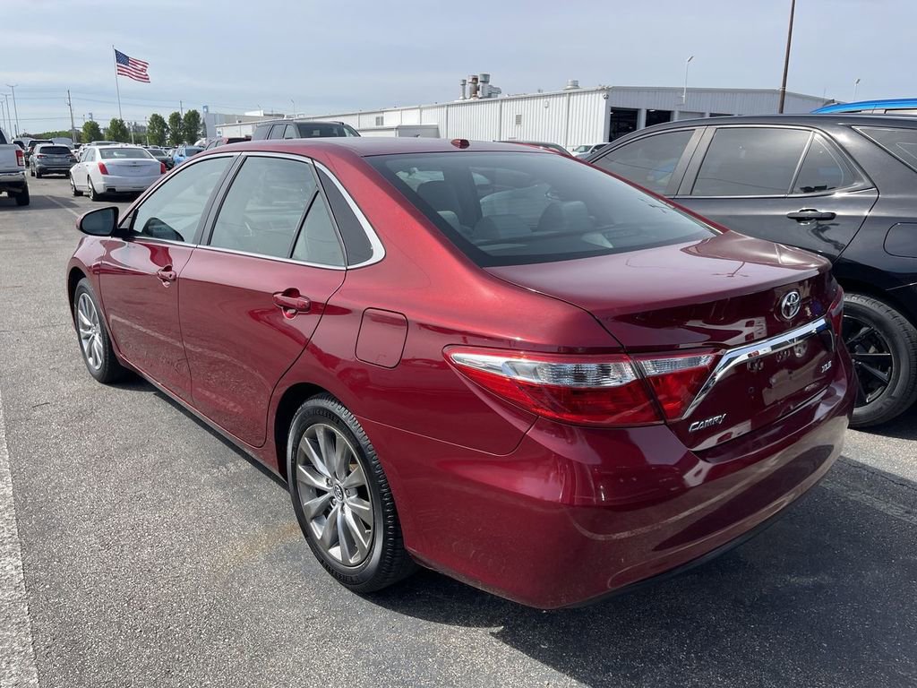 Used 2017 Toyota Camry XLE w/ Moonroof Package FWD image 10