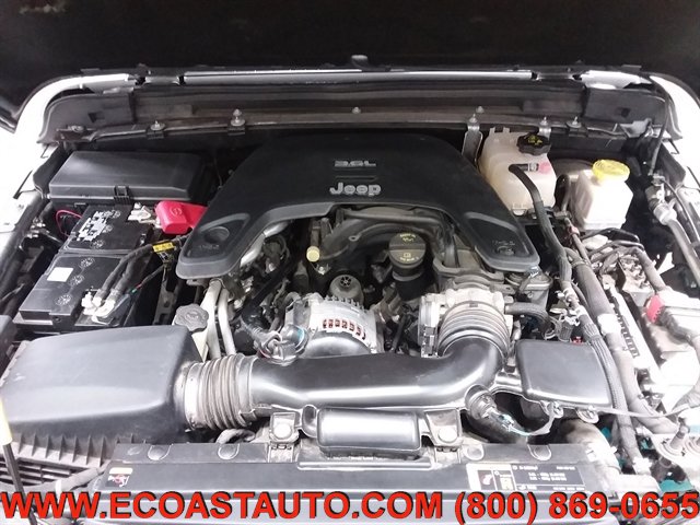 Used 2021 Jeep Gladiator Willys AWD/4WD image 8