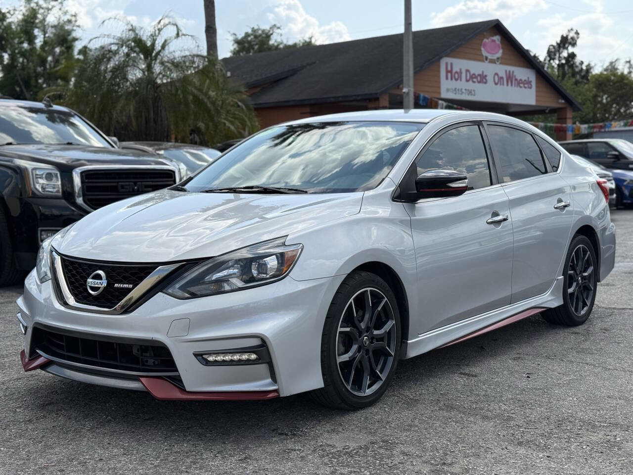 Used 2017 Nissan Sentra NISMO w/ NISMO Premium Package FWD image 2