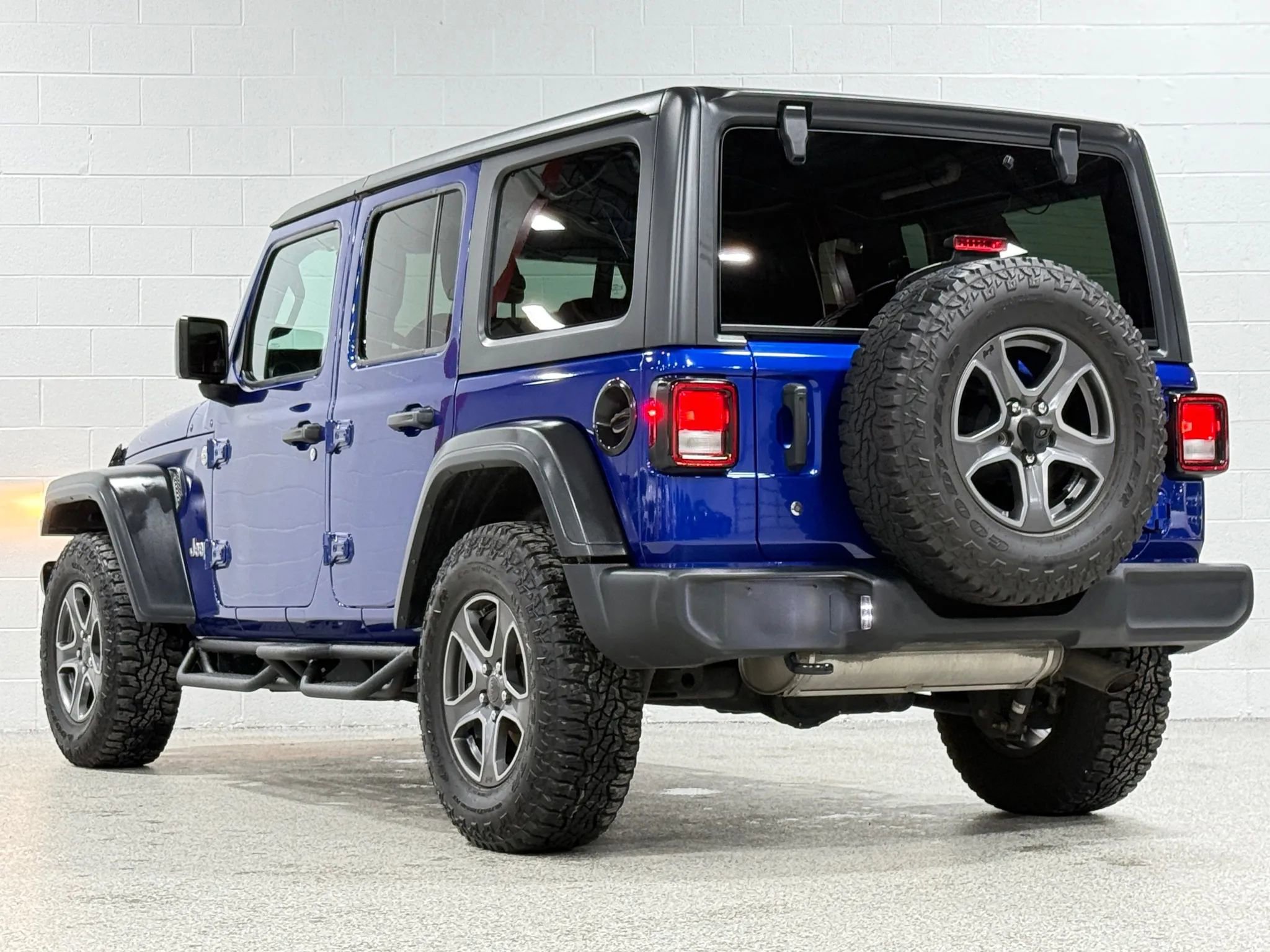Used 2018 Jeep Wrangler Unlimited Sport S image 8