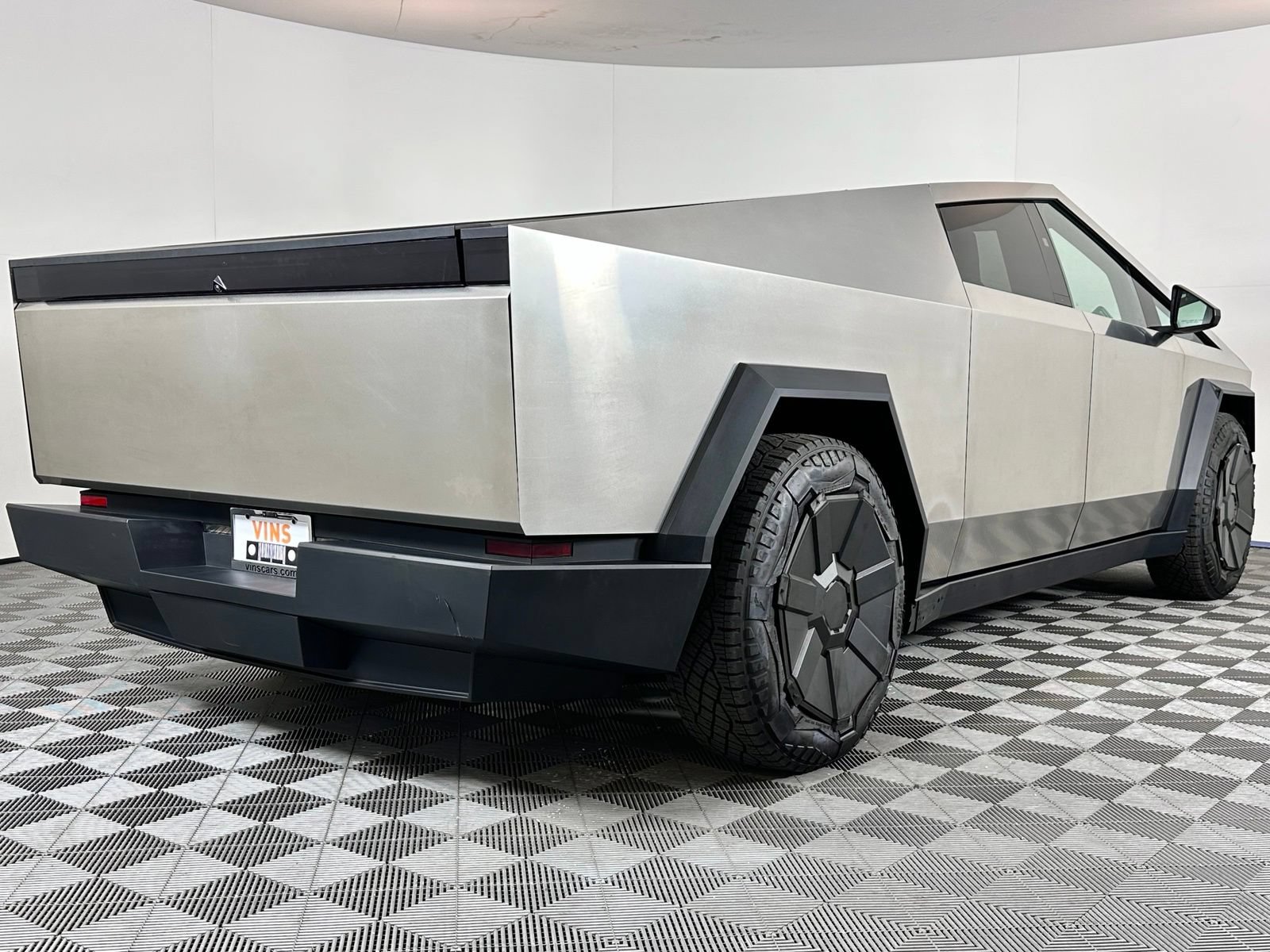 Used 2024 Tesla Cybertruck Cyberbeast AWD/4WD image 4