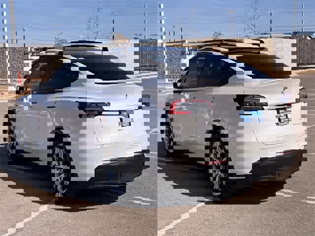 Used 2021 Tesla Model Y Long Range image 4