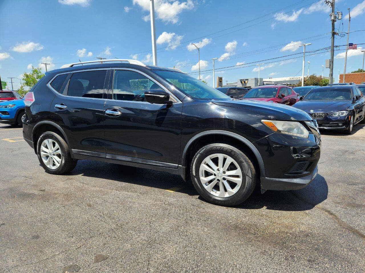 Used 2015 Nissan Rogue SV w/ SV Premium Package image 4