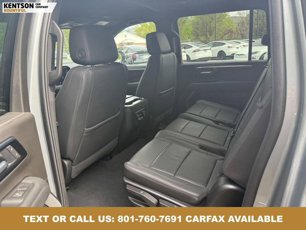 Used 2025 Chevrolet Suburban Z71 image 33