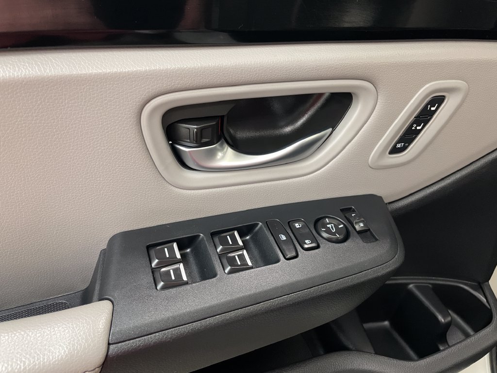 Used 2025 Honda Pilot EX-L image 25