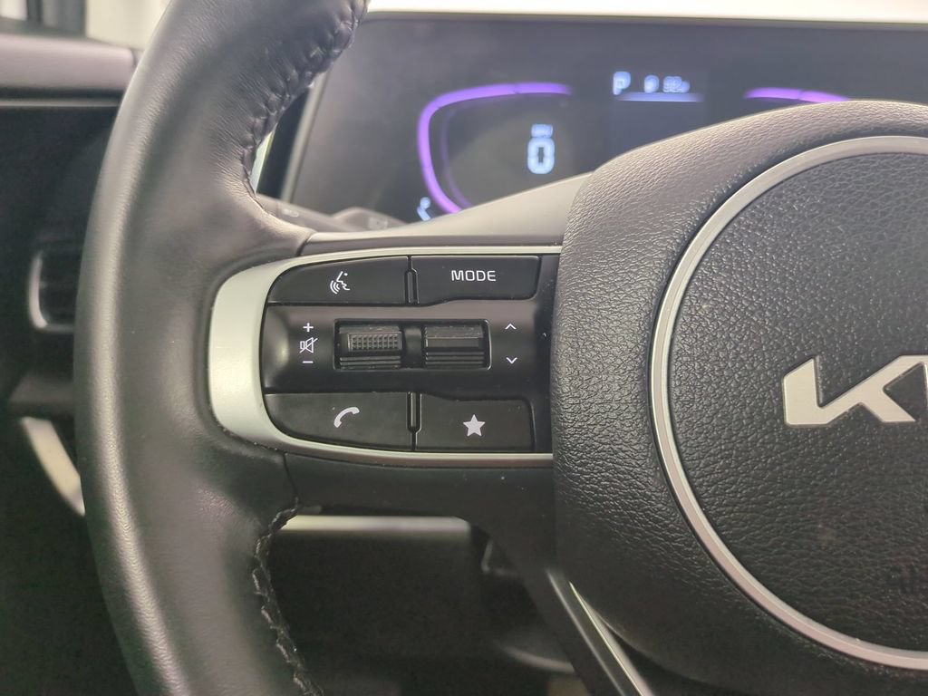 Used 2025 Kia Sportage EX FWD image 31