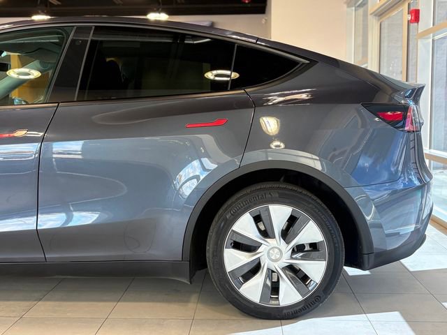 Used 2023 Tesla Model Y Long Range image 9