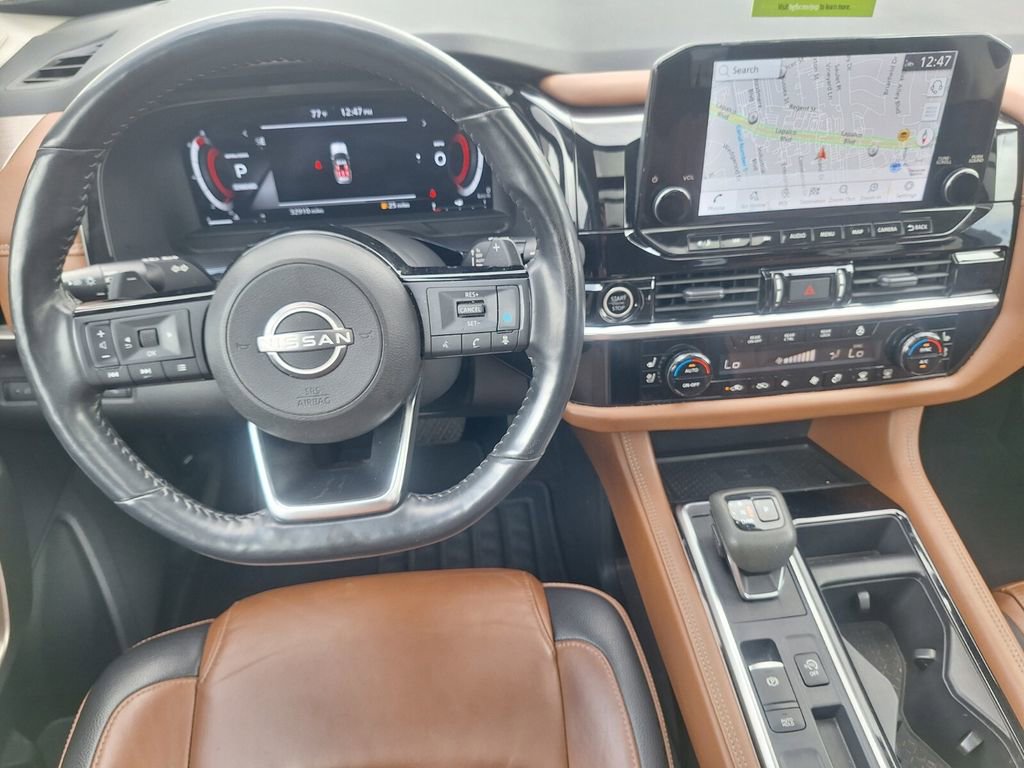 Used 2024 Nissan Pathfinder Platinum FWD image 23