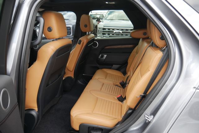 Used 2017 Land Rover Discovery HSE image 27