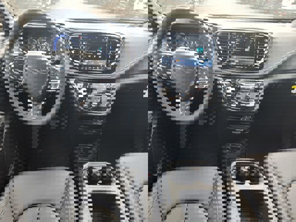 New 2025 Chrysler Pacifica Select w/ Fav Edition Package image 11