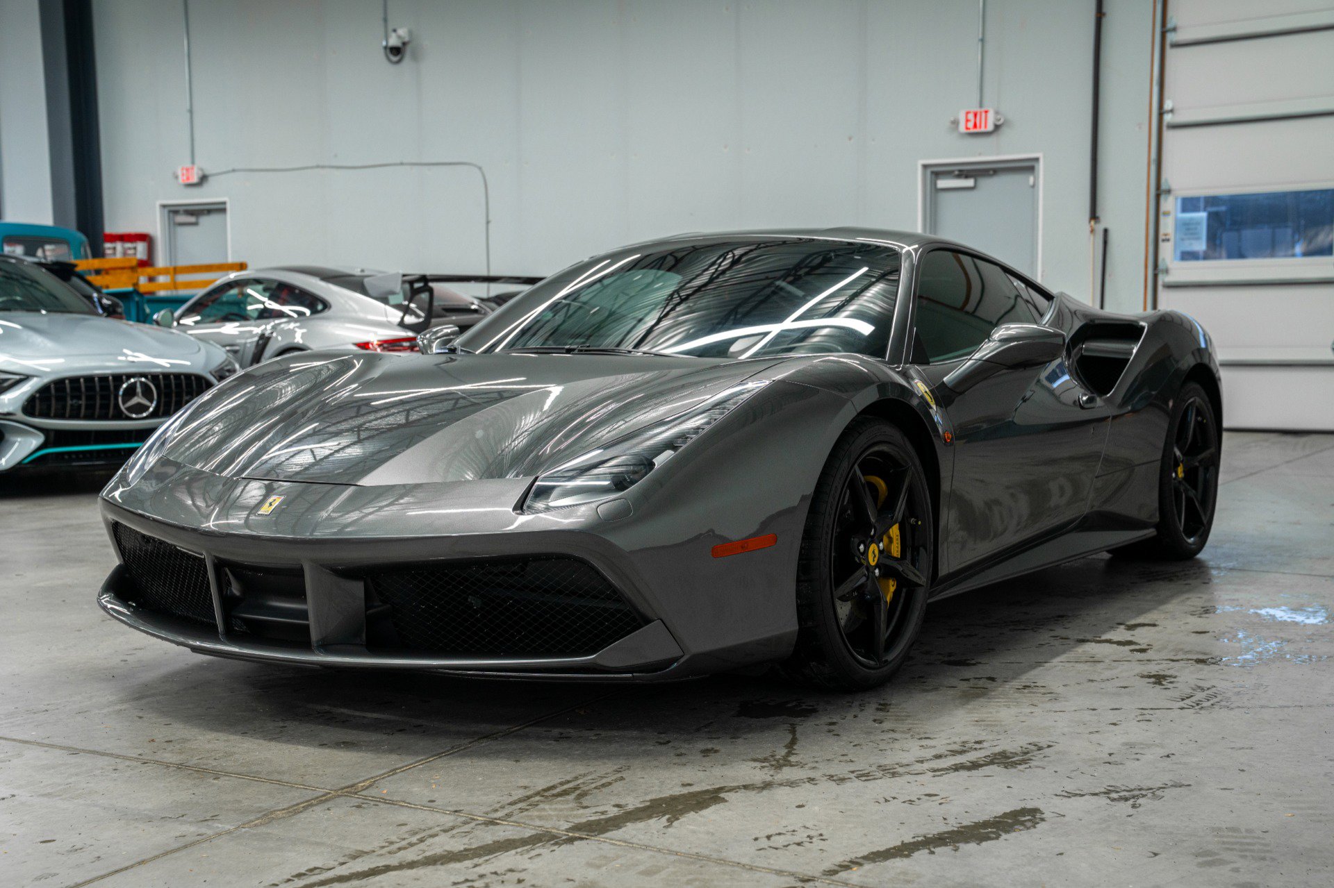 Used 2017 Ferrari 488 GTB RWD image 5