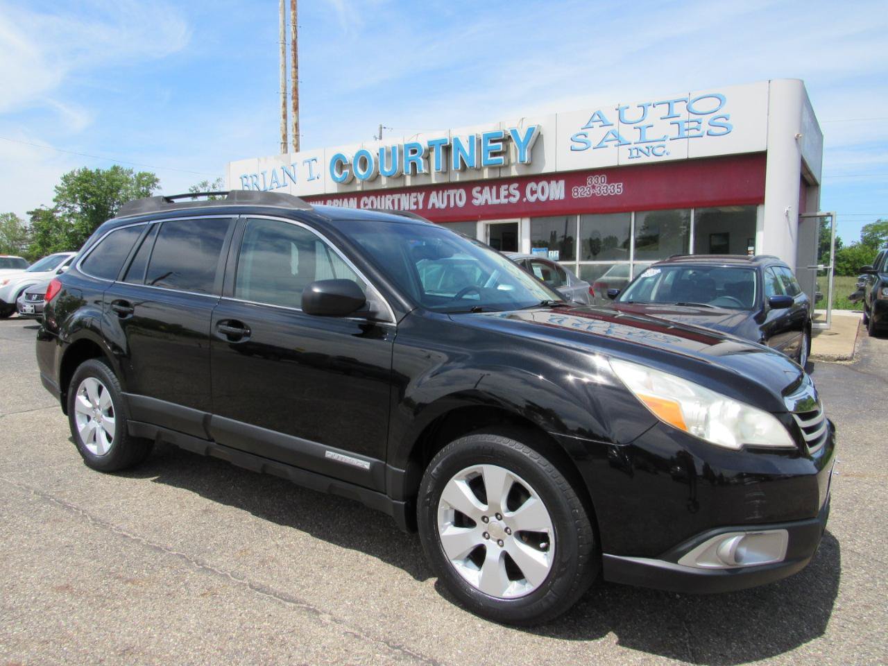Used 2011 Subaru Outback 2.5i Premium AWD/4WD image 2