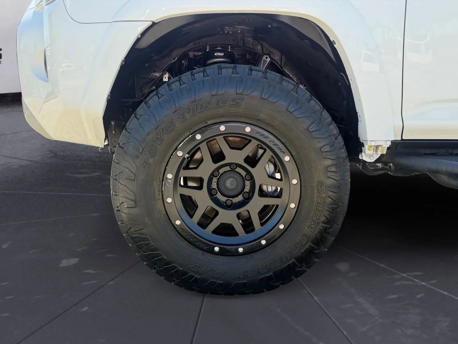 Used 2020 Toyota 4Runner TRD Off-Road Premium w/ Moonroof Package AWD/4WD image 32