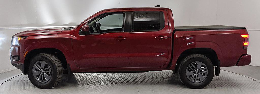Used 2025 Nissan Frontier SV image 5
