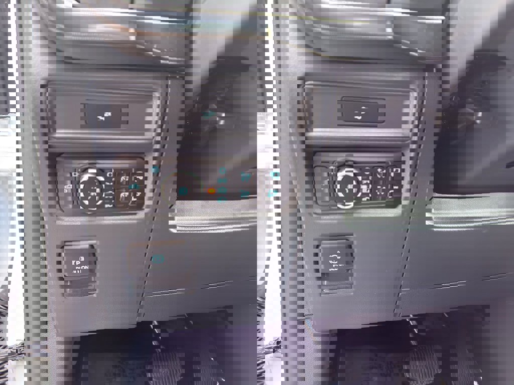 New 2026 Ford F150 Lariat image 17