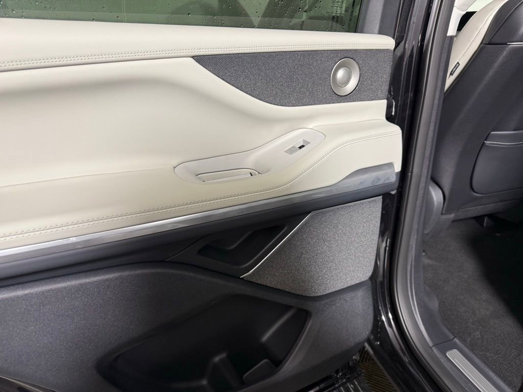 New 2025 Lincoln Navigator Reserve image 42