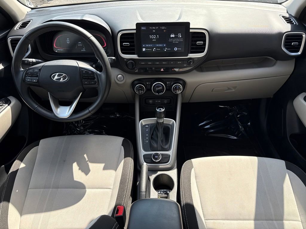 Used 2025 Hyundai Venue SEL image 15