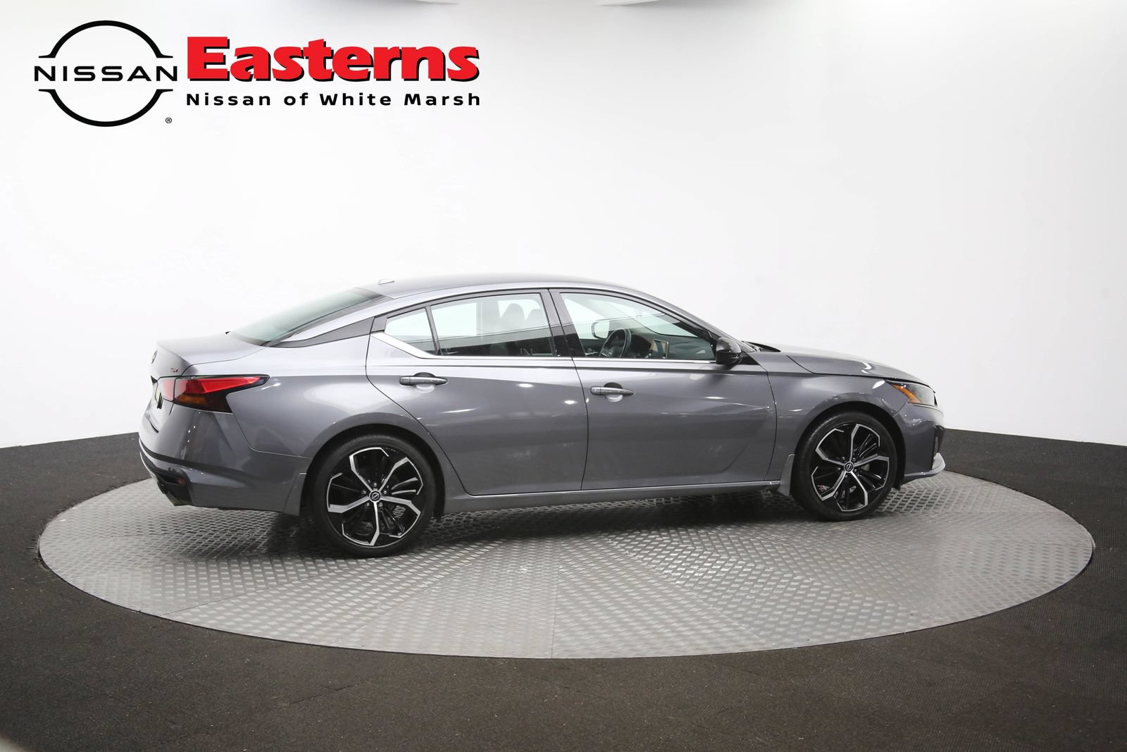 Used 2024 Nissan Altima 2.5 SR FWD image 37