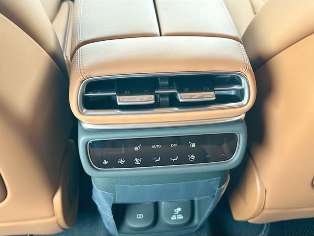 Certified 2025 Genesis GV80 3.5T Prestige image 18