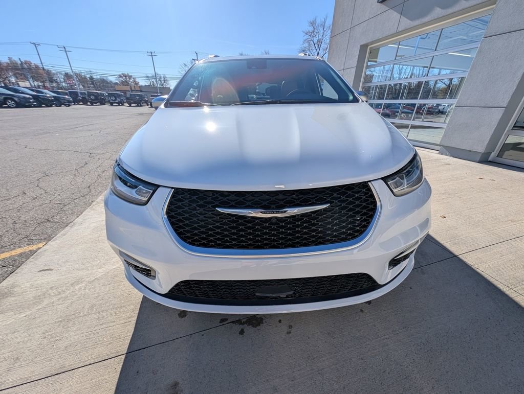 New 2026 Chrysler Pacifica Pinnacle w/ Trailer Tow Group image 9