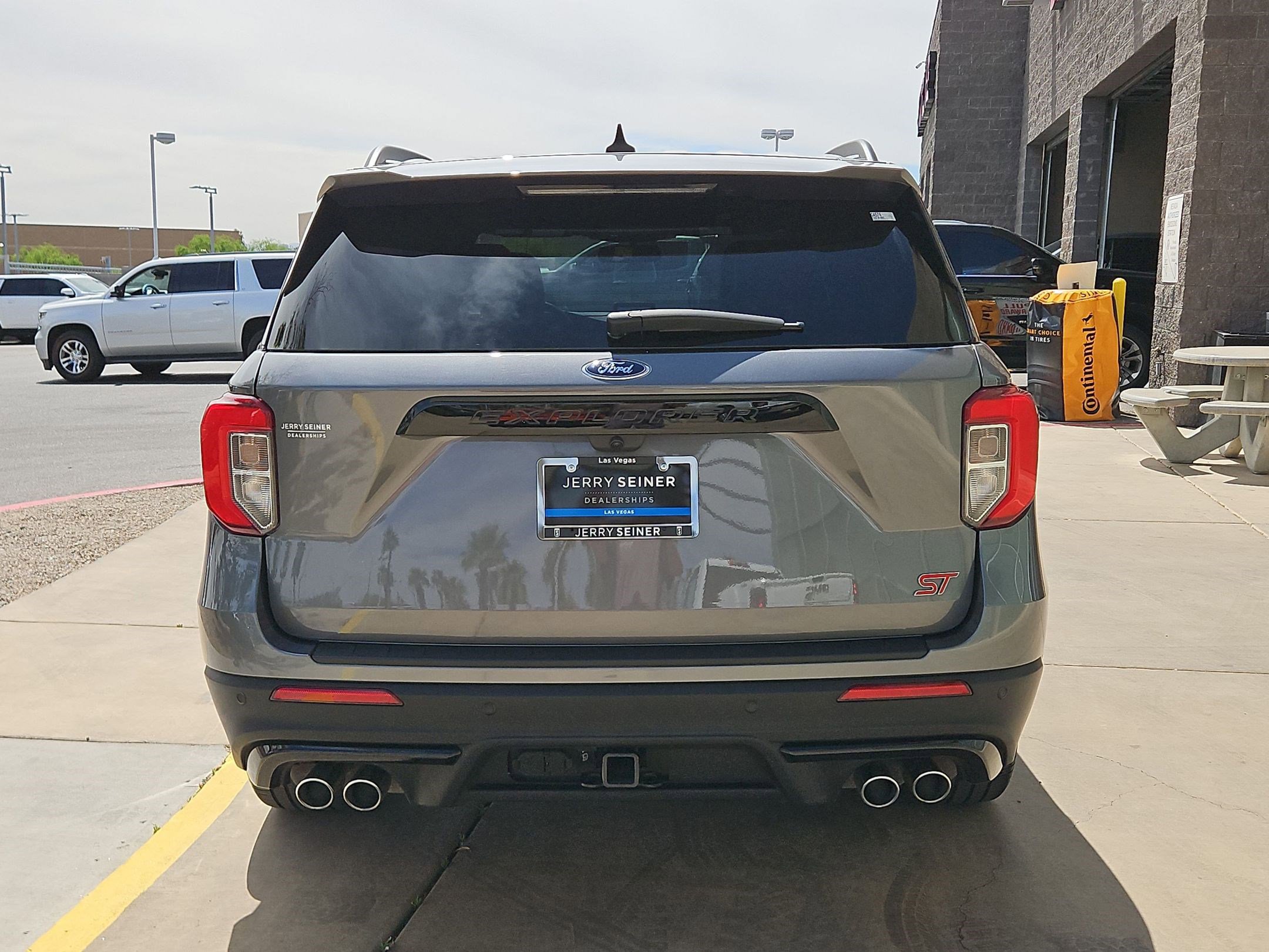 Used 2023 Ford Explorer ST w/ Equipment Group 401A image 4
