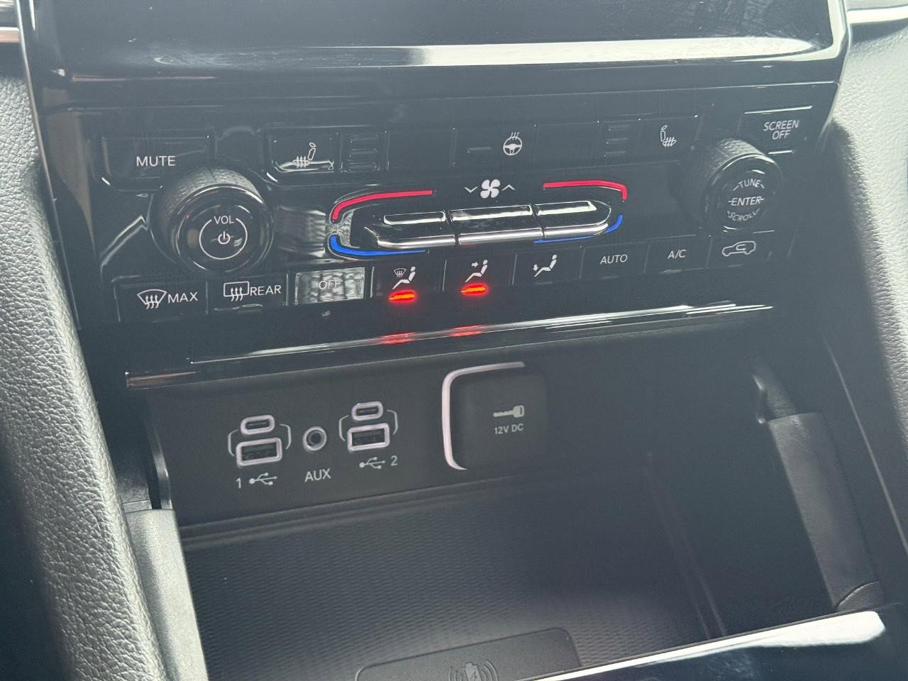 New 2025 Jeep Grand Cherokee Altitude image 16