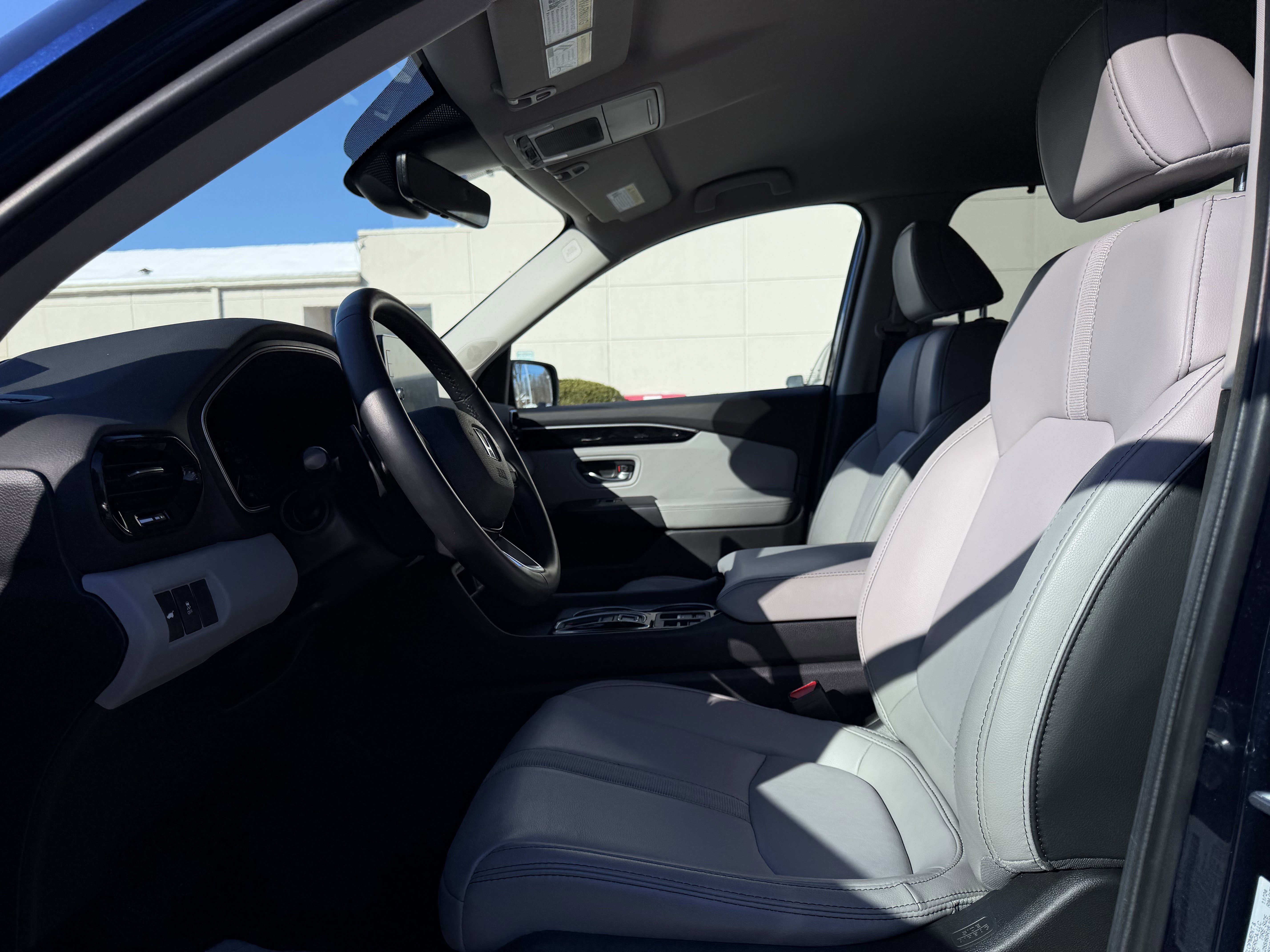 Used 2025 Honda Pilot EX-L image 15