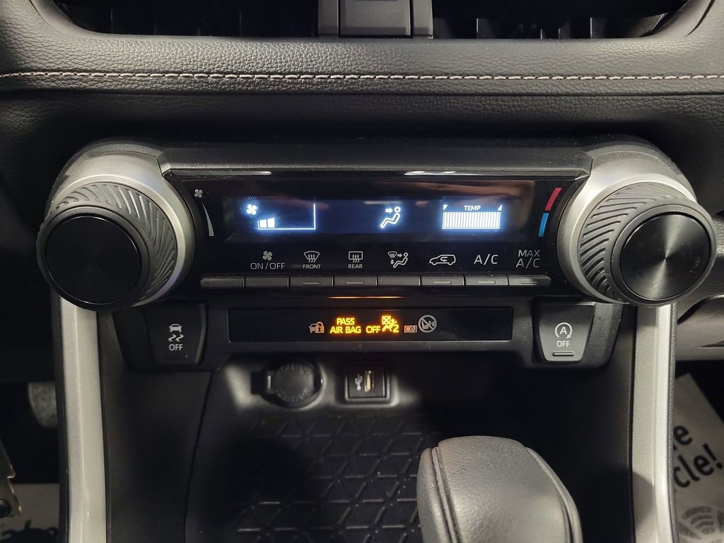 Used 2024 Toyota RAV4 LE image 17