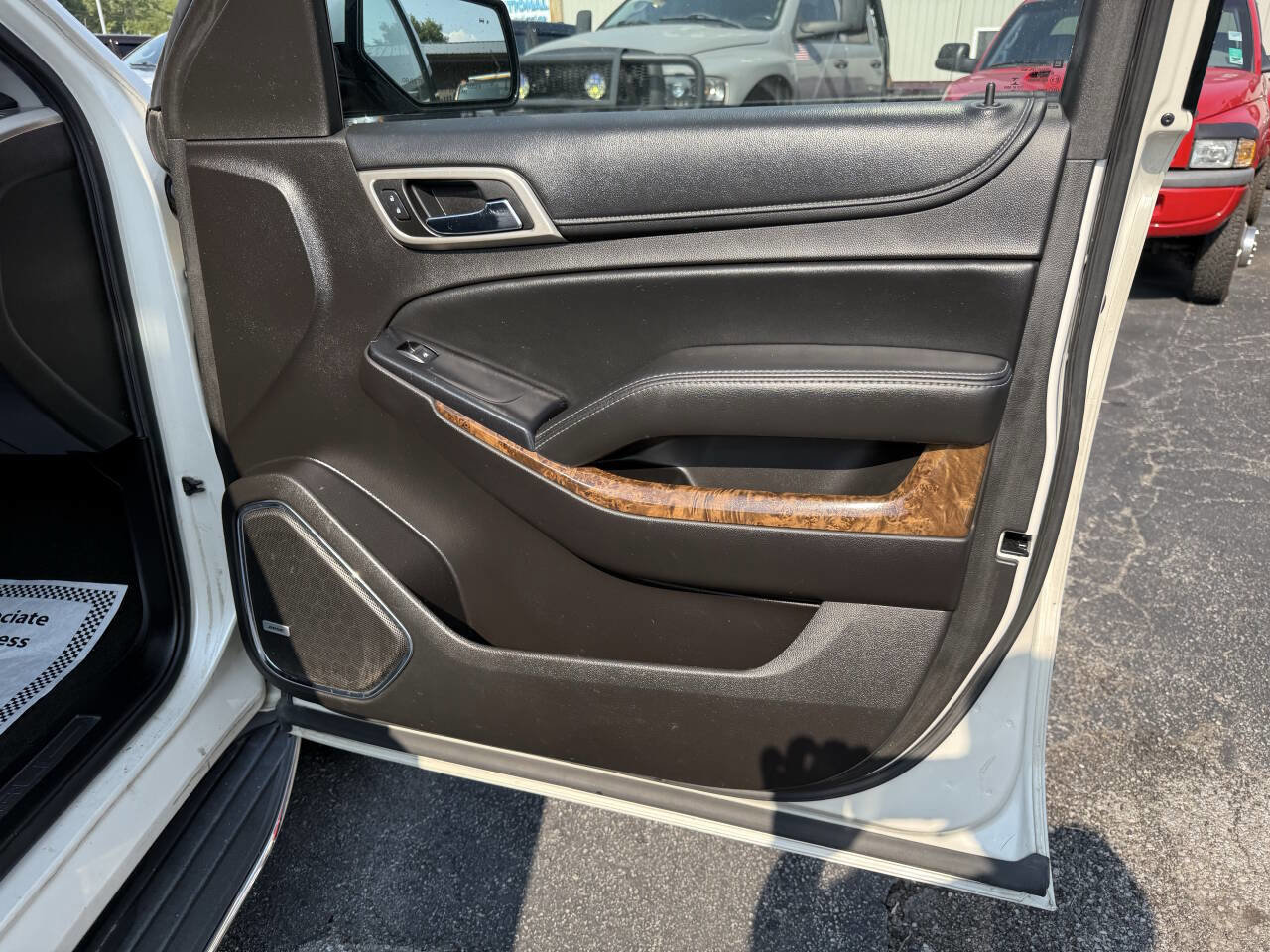 Used 2015 GMC Yukon XL Denali w/ Open Road Package image 31