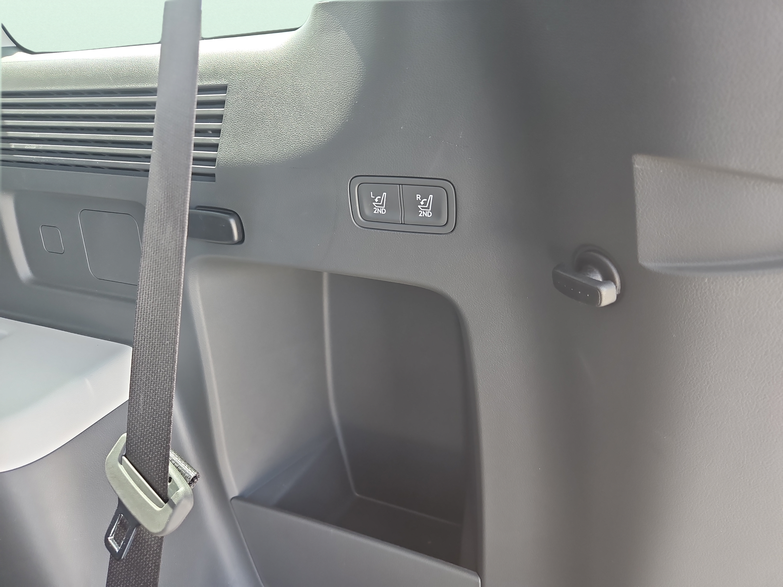 Certified 2024 Hyundai Santa Fe SE FWD image 19