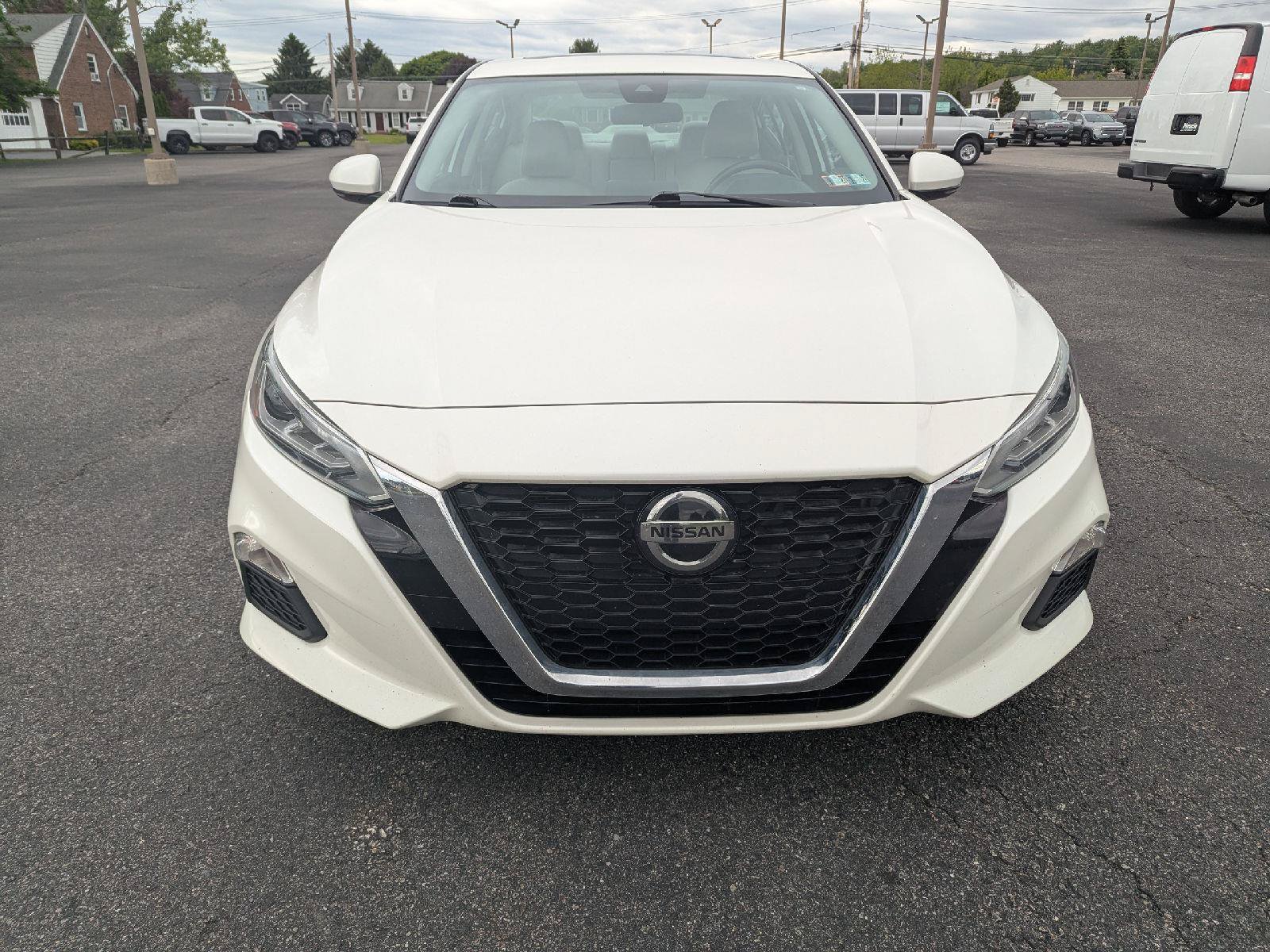 Used 2021 Nissan Altima 2.5 SV w/ SV Premium Package AWD/4WD image 2