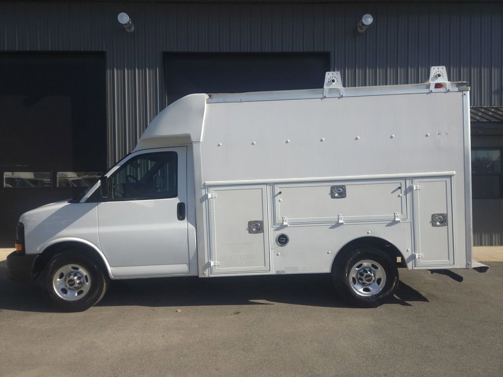 Used 2014 GMC Savana 3500 RWD image 1