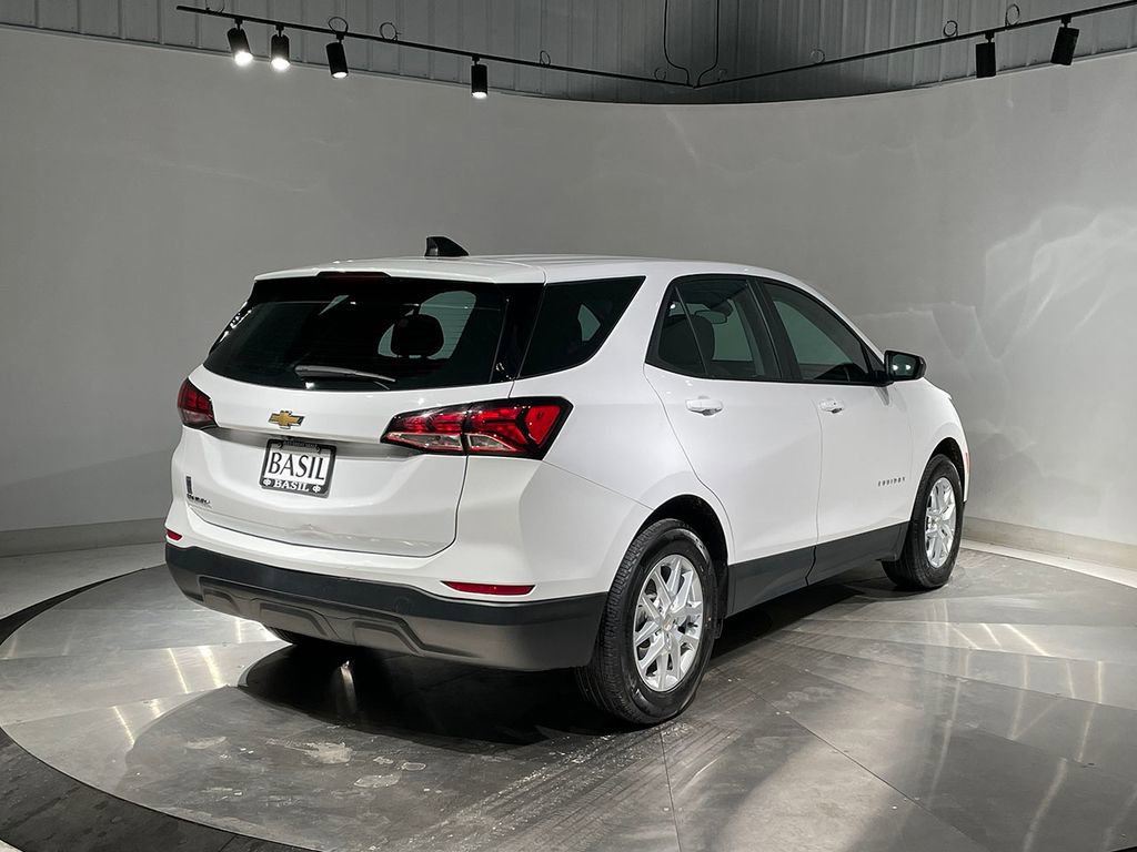 Used 2023 Chevrolet Equinox LS image 11