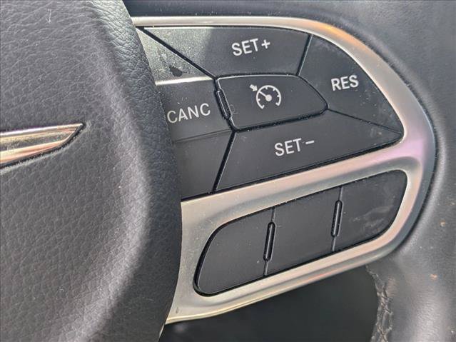 Used 2017 Chrysler 300 Limited w/ Driver Convenience Group RWD image 15