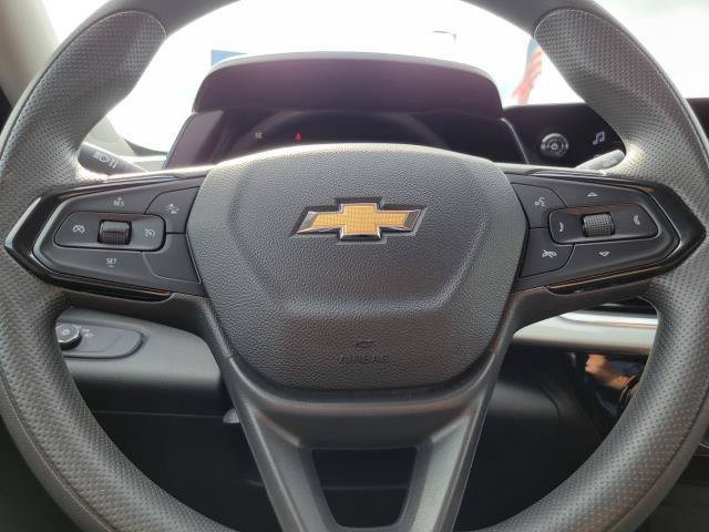 Used 2025 Chevrolet Trax LT FWD image 11