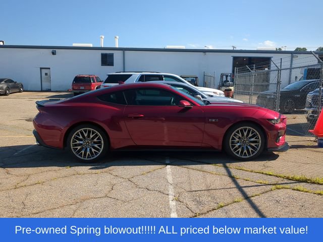 Used 2025 Ford Mustang GT Premium RWD image 5