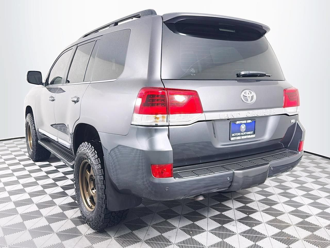 Used 2016 Toyota Land Cruiser AWD/4WD image 9