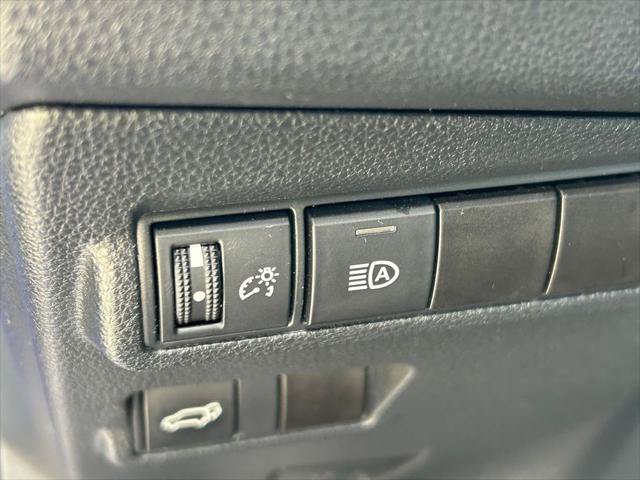 Certified 2022 Toyota Corolla Cross XLE w/ Convenience Package FWD image 25