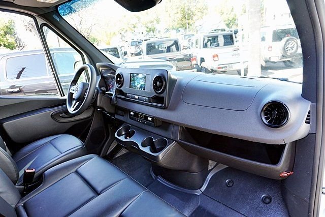 Used 2024 Mercedes-Benz Sprinter 2500 image 10