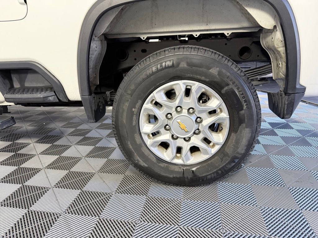 Used 2024 Chevrolet Silverado 2500 LT w/ Convenience Package image 28