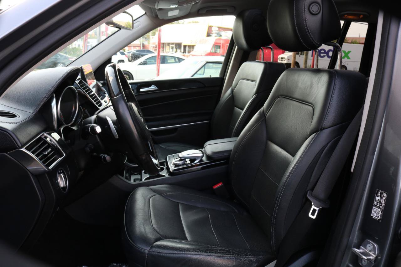 Used 2018 Mercedes-Benz GLS 550 4MATIC image 24