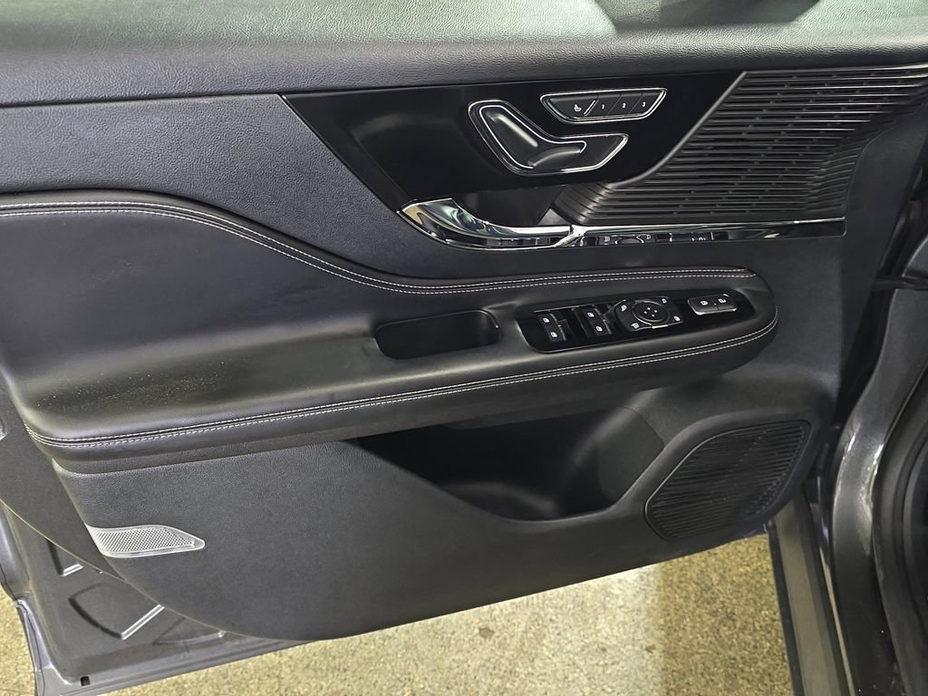 Used 2020 Lincoln Corsair AWD w/ Premium Package image 20