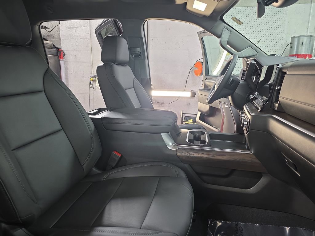 New 2026 GMC Sierra 3500 SLT w/ SLT Premium Package AWD/4WD image 10