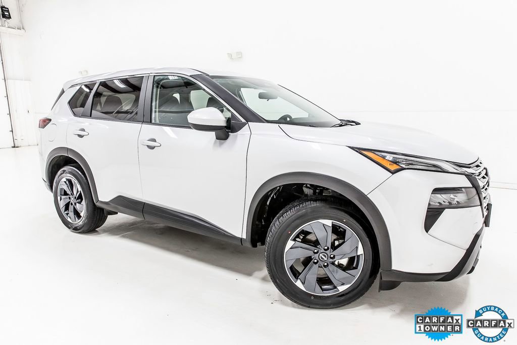 Used 2025 Nissan Rogue SV image 9