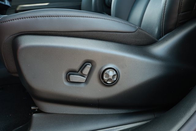 New 2027 Chrysler Pacifica Select FWD image 22