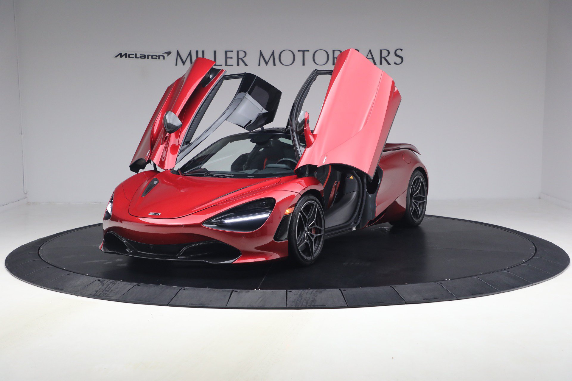 Used 2019 McLaren 720S Performance RWD image 13