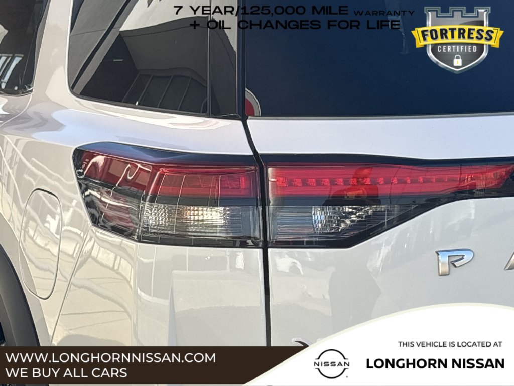 Used 2024 Nissan Pathfinder S FWD image 6