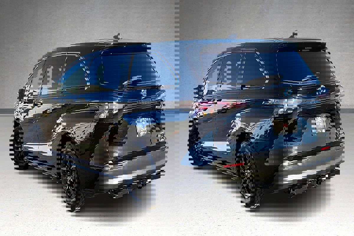 Used 2023 Toyota Sienna XLE image 34