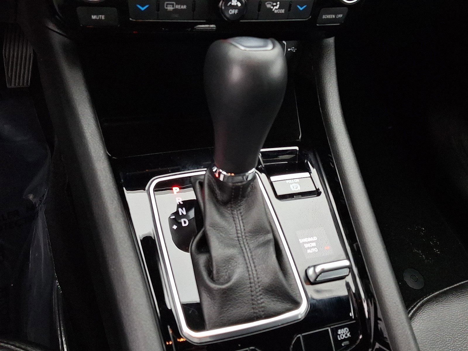 Used 2025 Jeep Compass Limited image 14